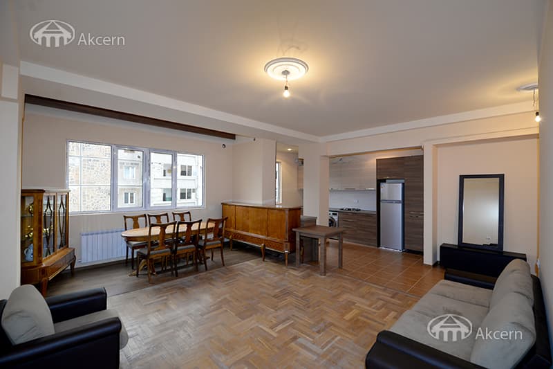 Apartment · 3 rooms · 80 m² · Kentron