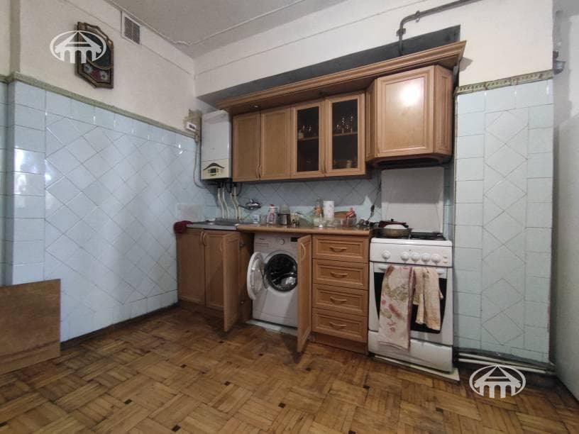 Apartment · 3 rooms · 95 m² · Kentron