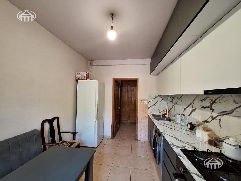Квартира · 4 комн. · 91 м² · Давташен