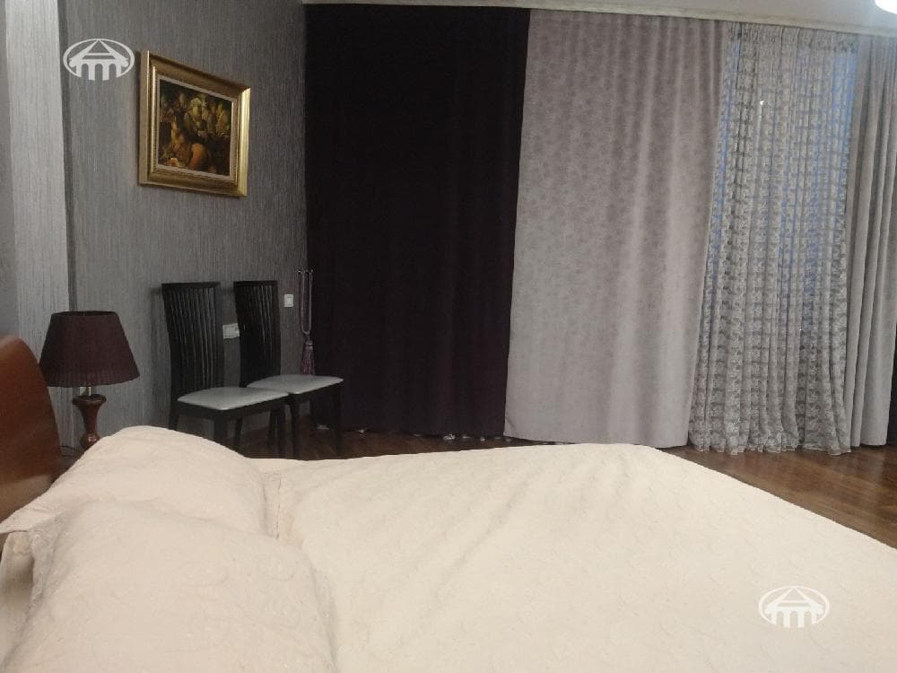 Квартира · 4 комн. · 200 м² · Кентрон
