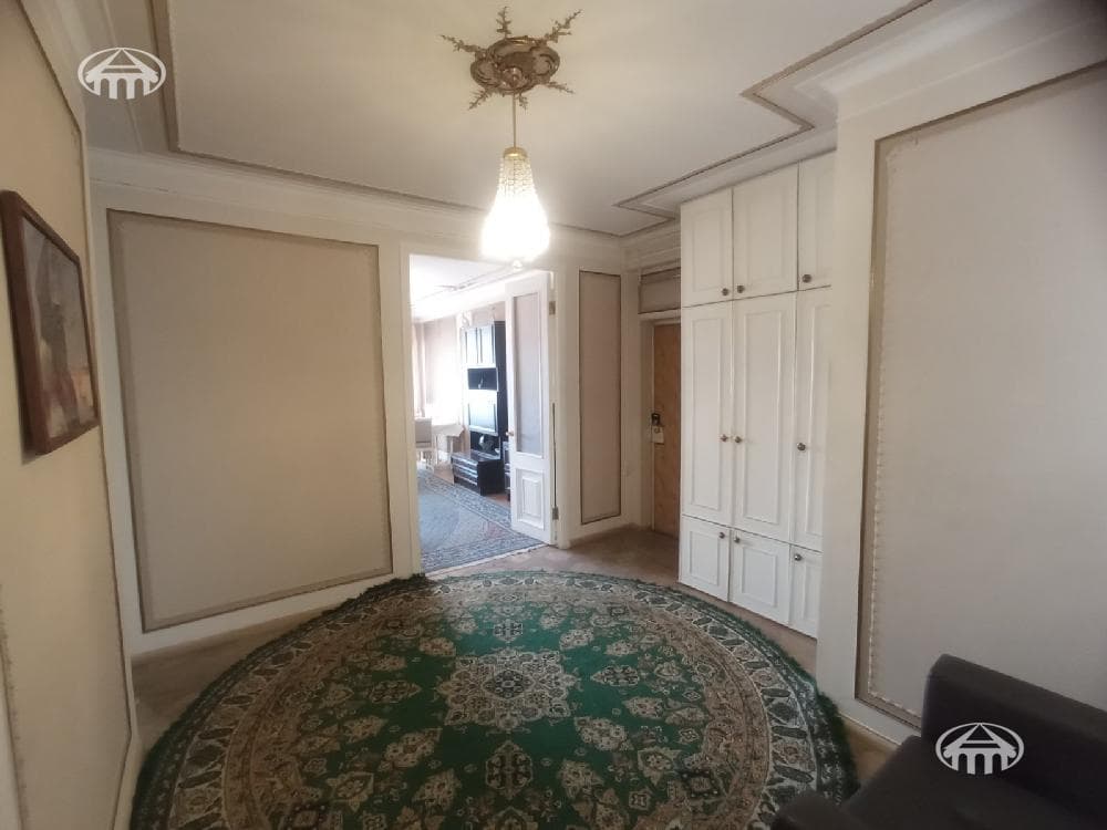 Квартира · 2 комн. · 77 м² · Кентрон