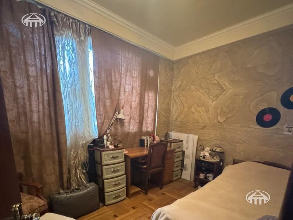 Apartment · 3 rooms · 106 m² · Kentron