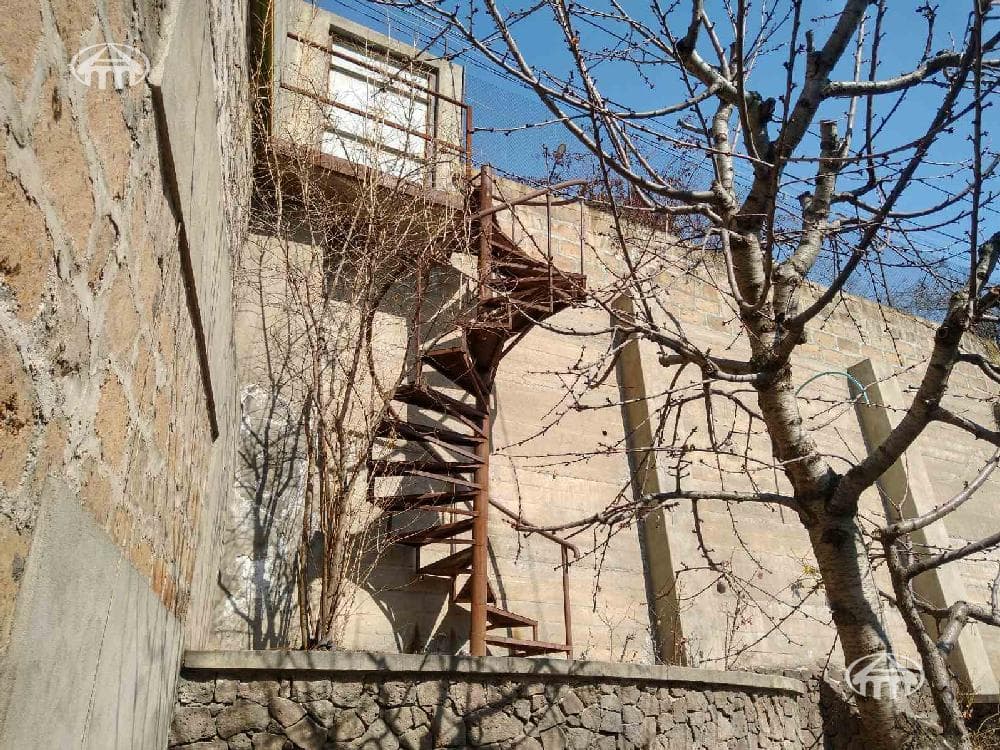 Գրասենյակ · 218 մ² · Կենտրոն