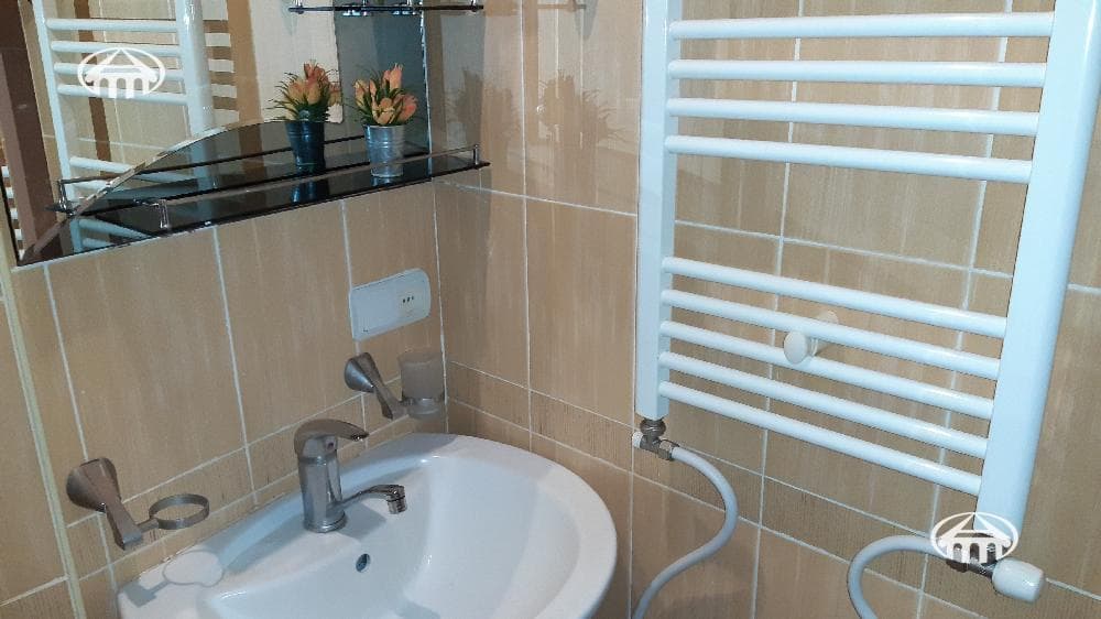 Квартира · 2 комн. · 65 м² · Кентрон