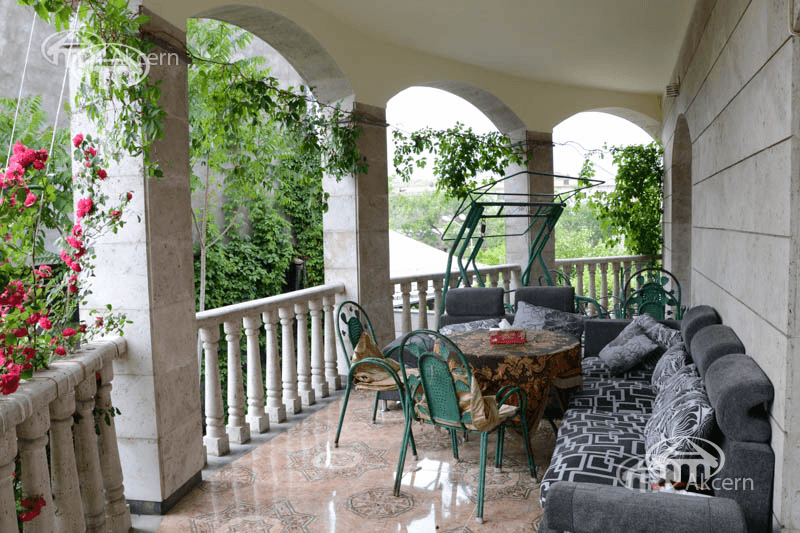 Mansion · 7 rooms · 560 m² · Kentron