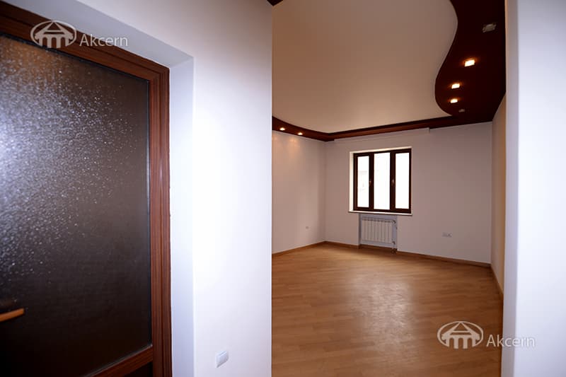 Office · 347 m² · Kentron
