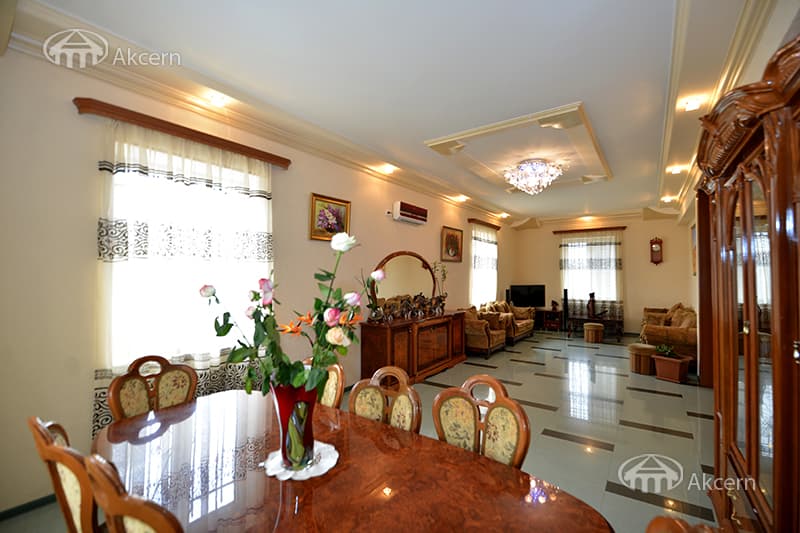 Особняк · 6 комн. · 349 м² · Аджапняк