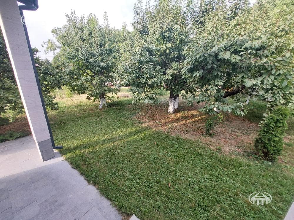 Mansion · 5 rooms · 150 m² · v. Arinj