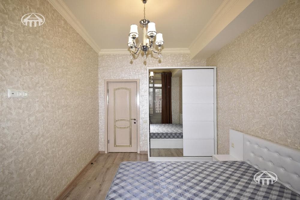 Բնակարան · 3 սեն. · 90 մ² · Կենտրոն