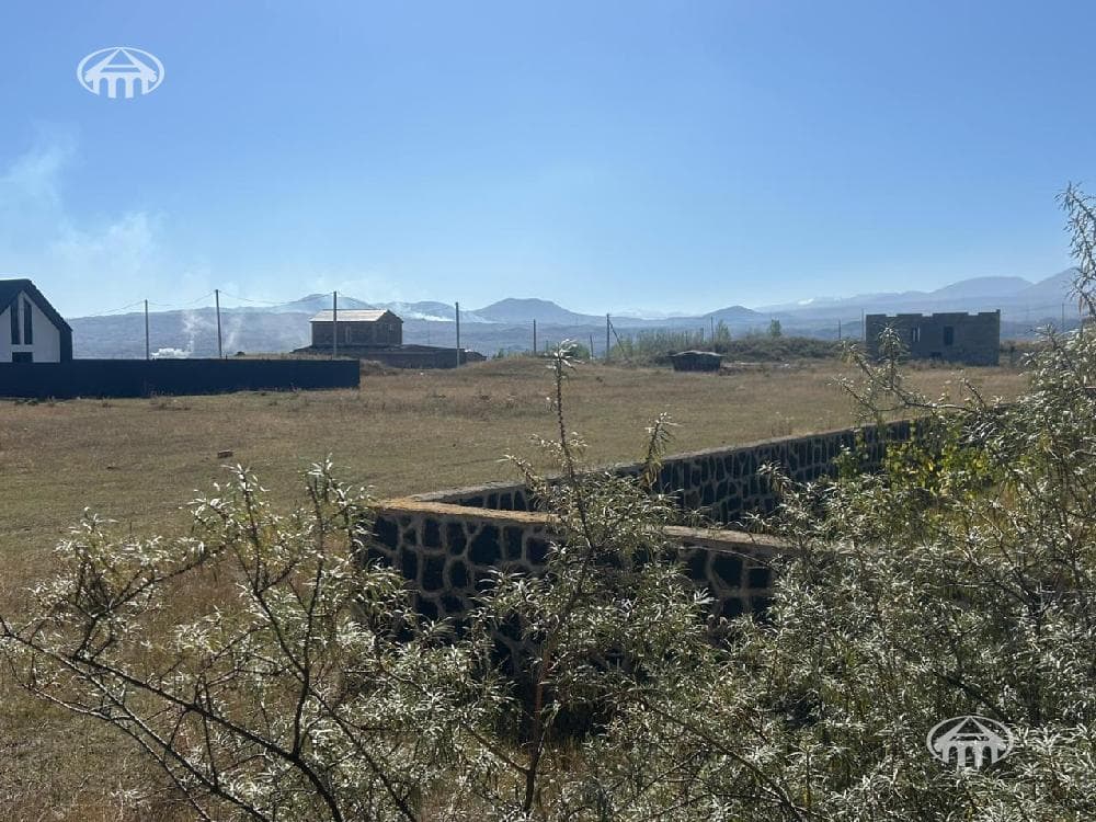 Land · 706 m² · Sevan