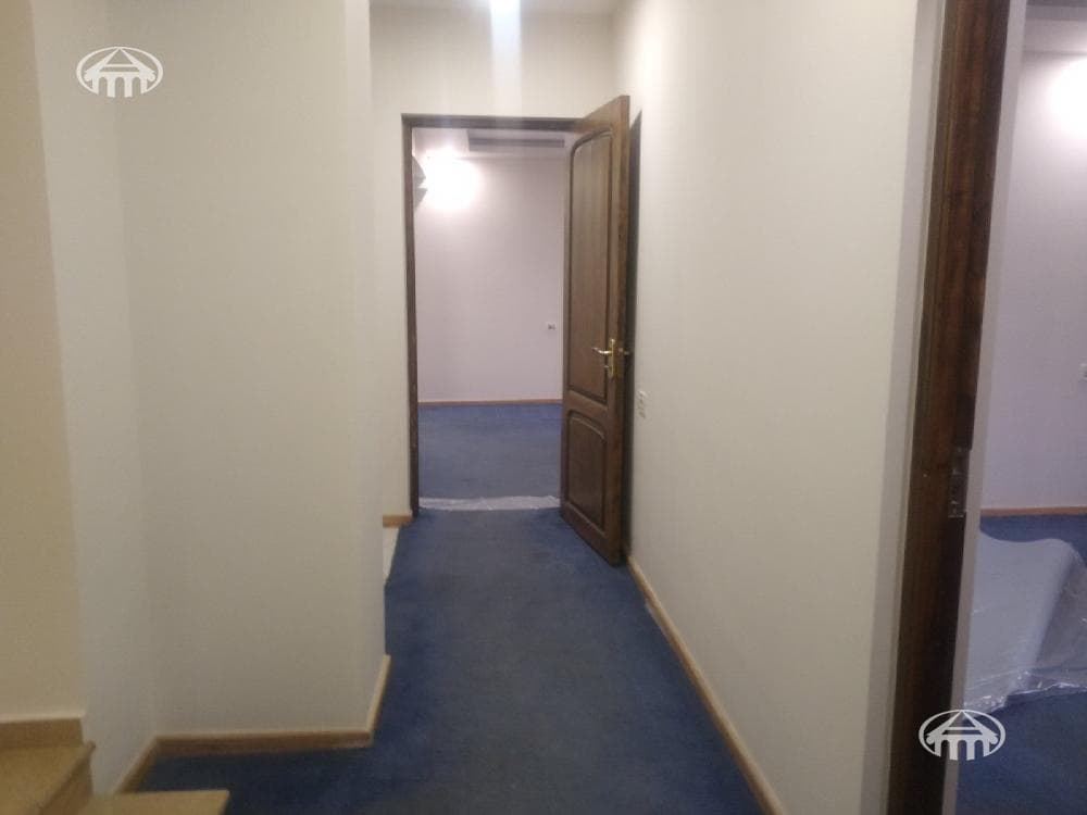 Office · 183 m² · Kentron