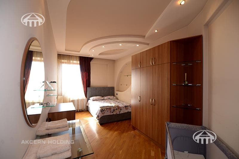 Квартира · 4 комн. · 160 м² · Кентрон
