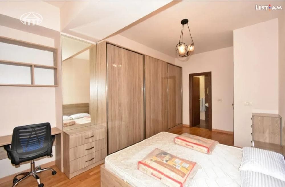 Квартира · 3 комн. · 89 м² · Кентрон