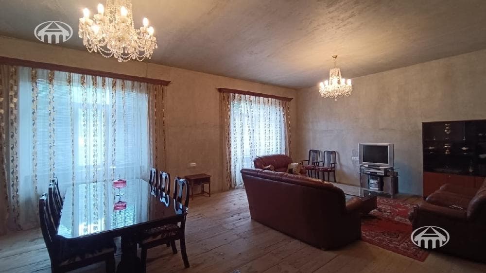 Квартира · 5 комн. · 227 м² · Гюмри