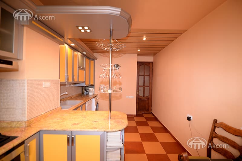 Квартира · 2 комн. · 72 м² · Кентрон