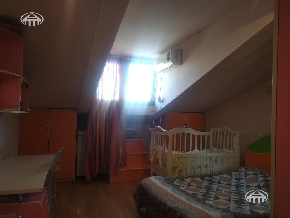 Apartment · 5 rooms · 164 m² · Kentron