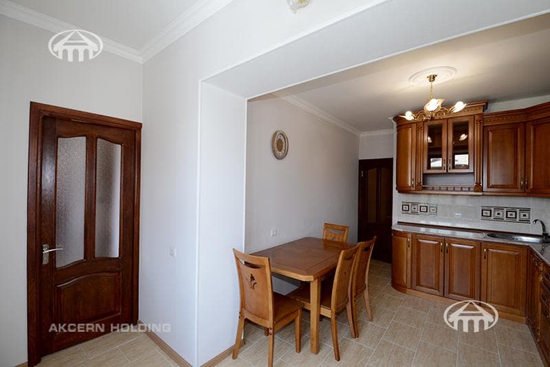 Apartment · 3 rooms · 100 m² · Kentron