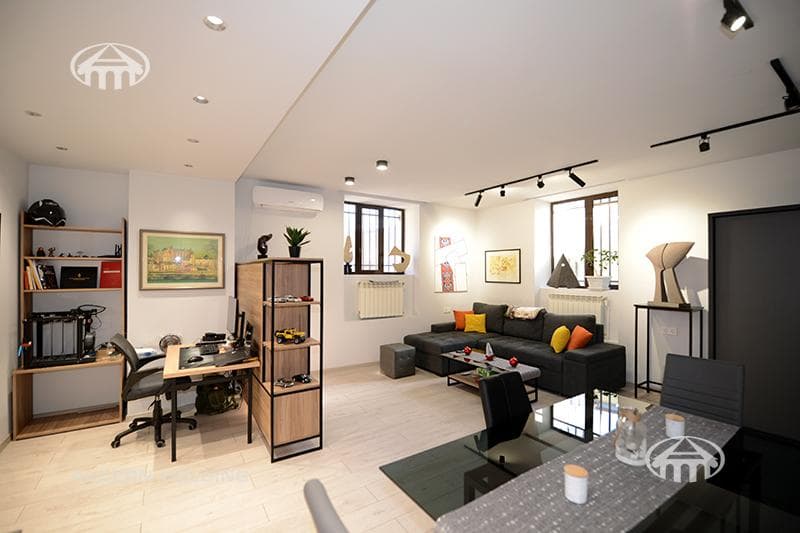 Особняк · 6 комн. · 480 м² · Аджапняк