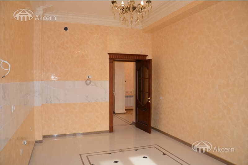 Дом · 5 комн. · 467 м² · Кентрон