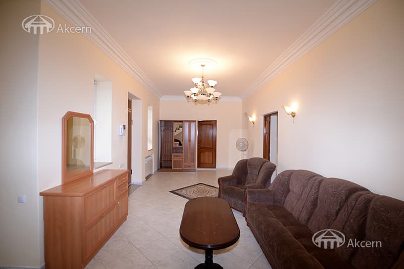 Mansion · 4 rooms · 273 m² · Ajapnyak