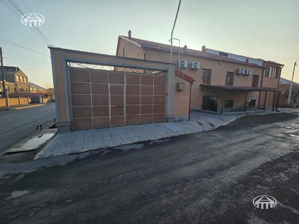 Քոթեջ · 970 մ² · գ. Նորաբաց