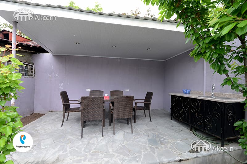 House · 4 rooms · 177 m² · Kentron