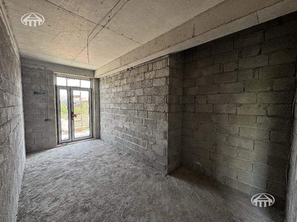 Дом · 6 комн. · 180 м² · с. Ариндж