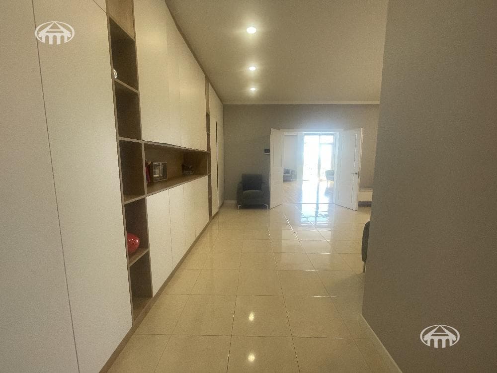 Apartment · 3 rooms · 182 m² · Arabkir