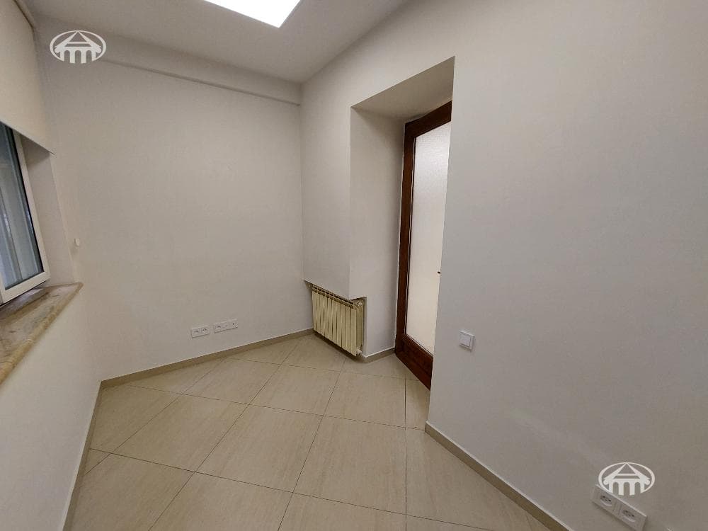 Office · 59 m² · Kentron