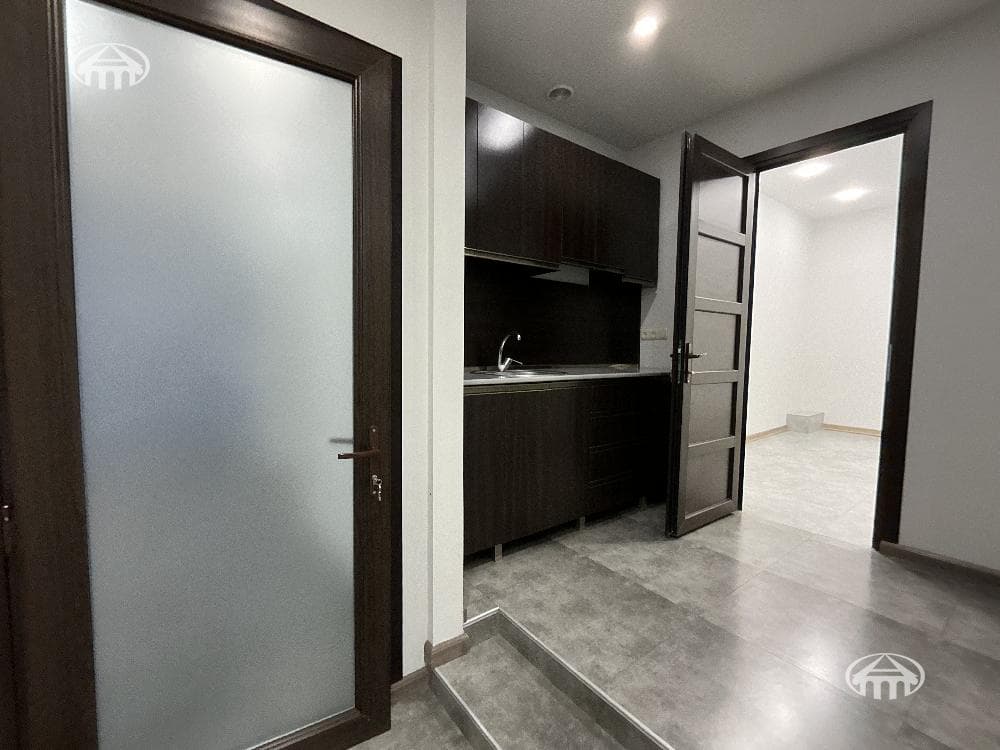Office · 190 m² · Kentron