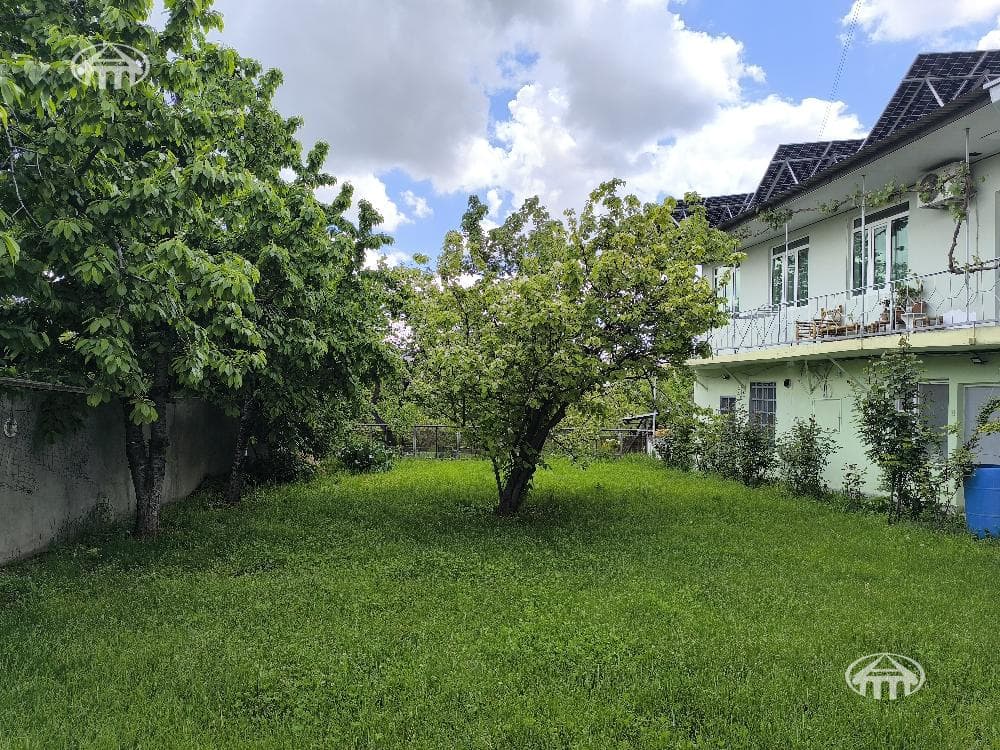 House · 325 m² · Balahovit