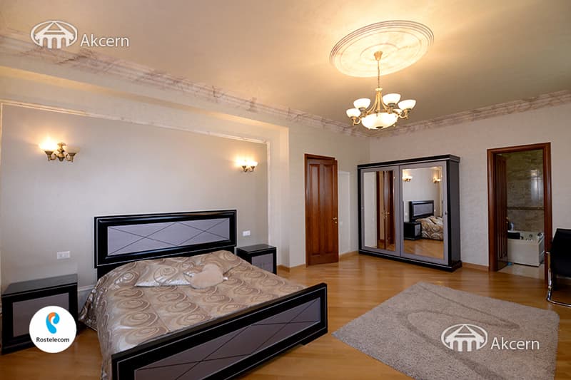 Mansion · 7 rooms · 729 m² · v. Arinj