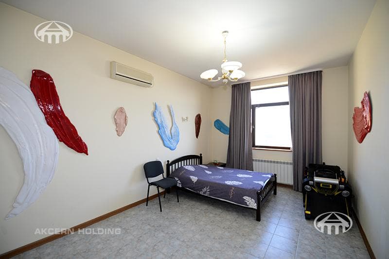 Особняк · 6 комн. · 480 м² · Аджапняк