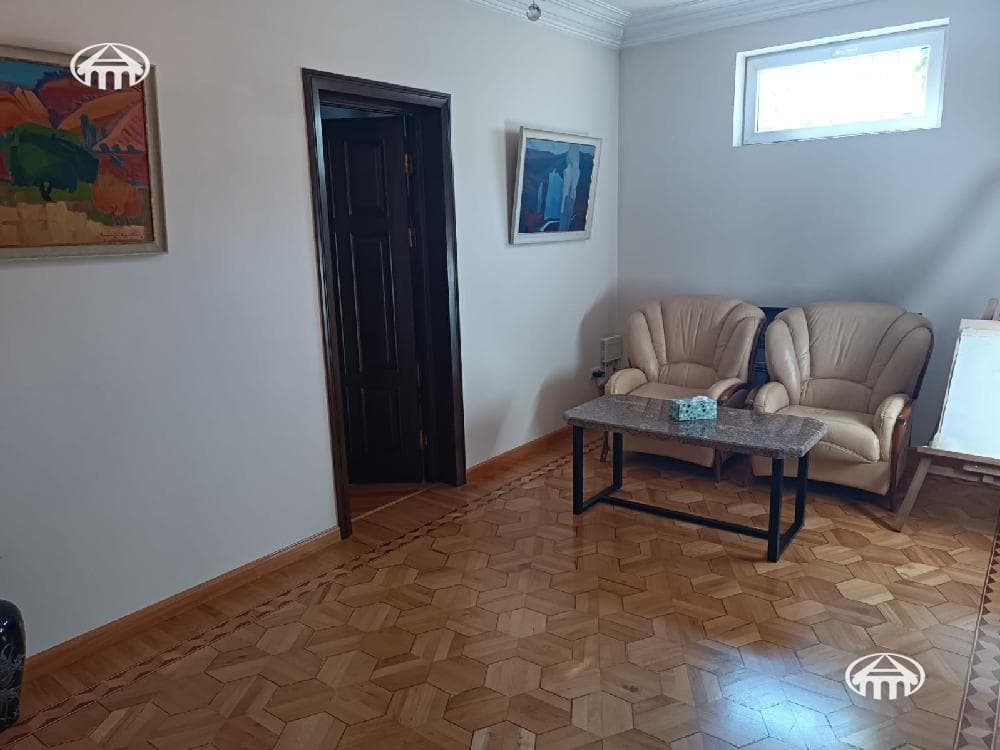 House · 5 rooms · 288 m² · Arabkir