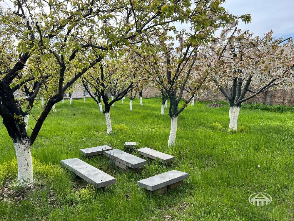 Առանձնատուն · 6 սեն. · 423 մ² · Պտղնի