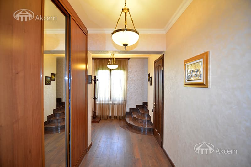 Особняк · 4 комн. · 200 м² · Дзорахпюр
