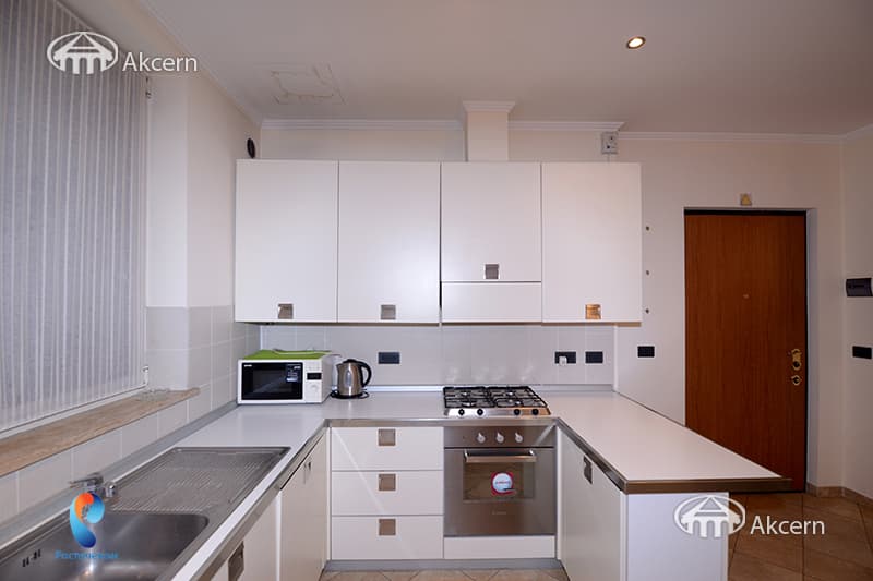 Apartment · 3 rooms · 125 m² · Kentron