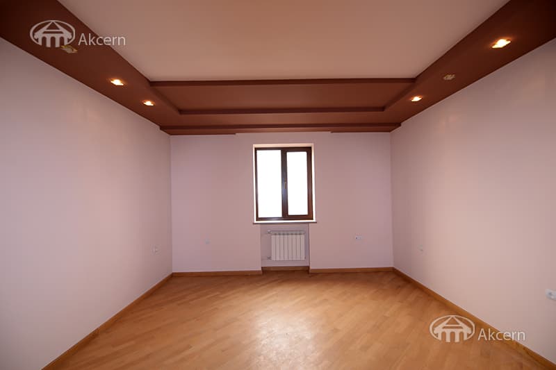 Առանձնատուն · 6 սեն. · 347 մ² · Կենտրոն