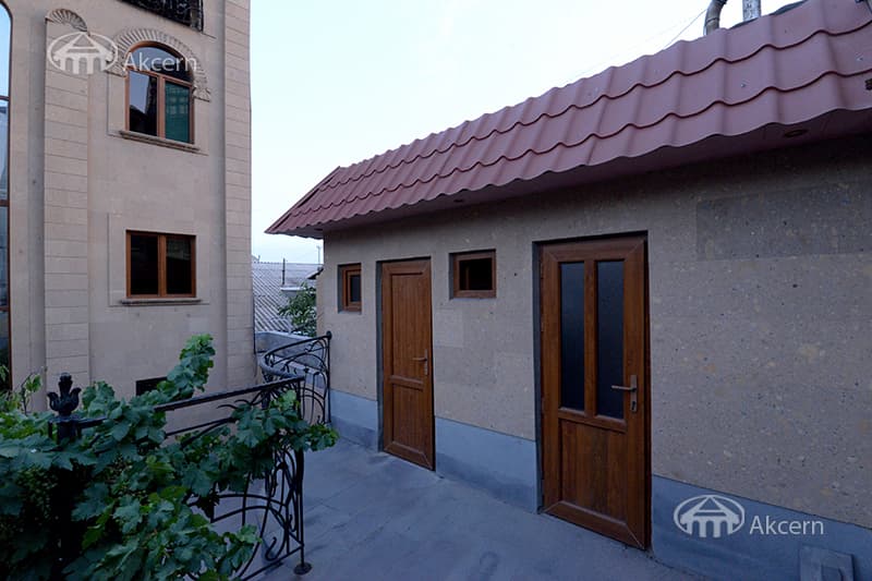 Առանձնատուն · 7 սեն. · 680 մ² · Կենտրոն