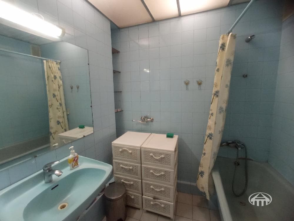 Квартира · 2 комн. · 77 м² · Кентрон