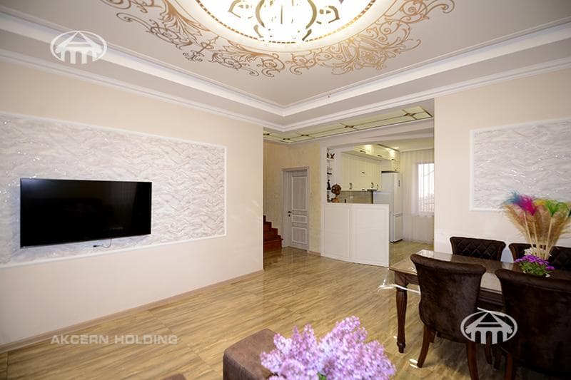 Mansion · 4 rooms · 220 m² · Zovuni