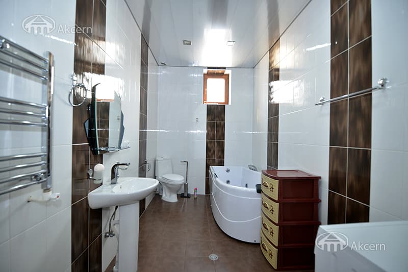 Mansion · 6 rooms · 280 m² · v. Arinj