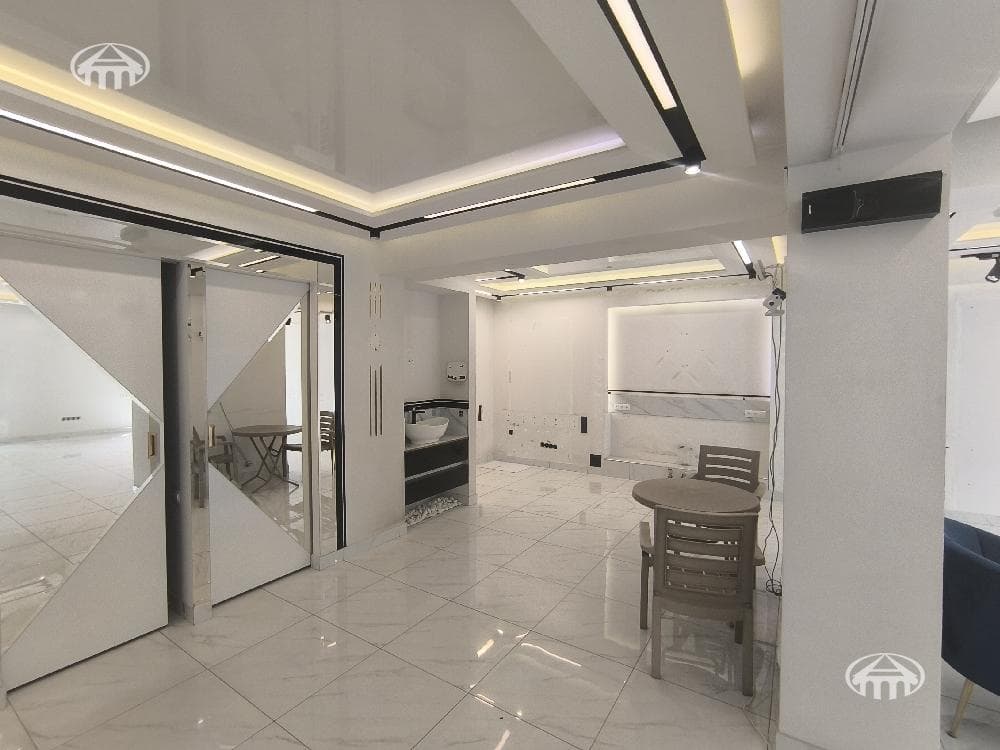 Retail · 102 m² · Kentron