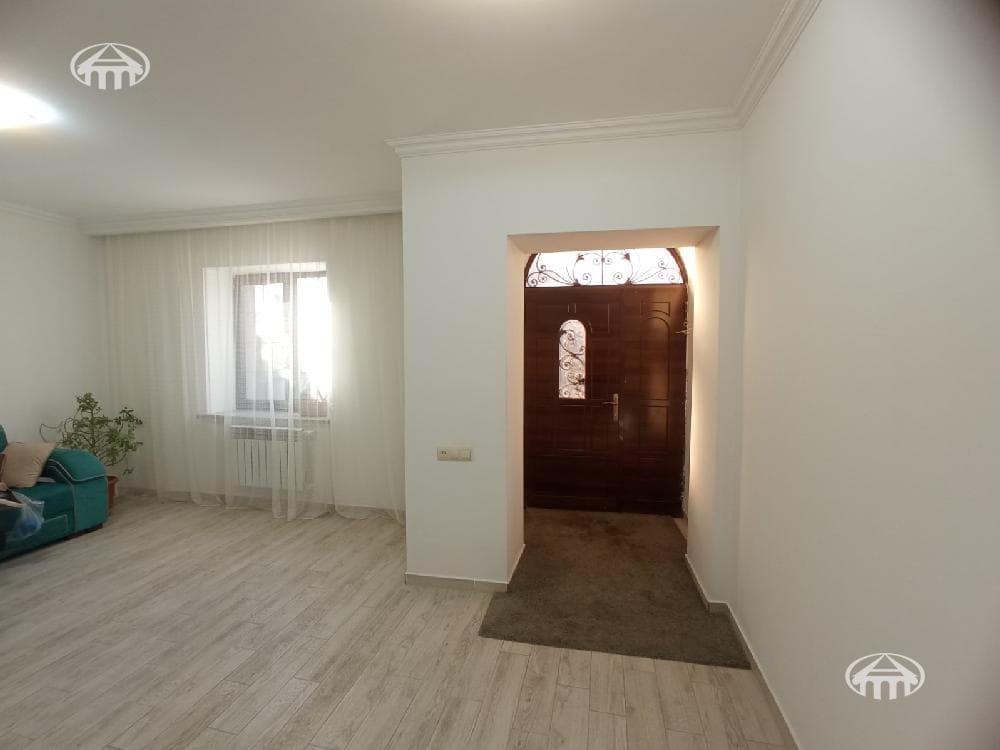 Особняк · 5 комн. · 425 м² · Эребуни