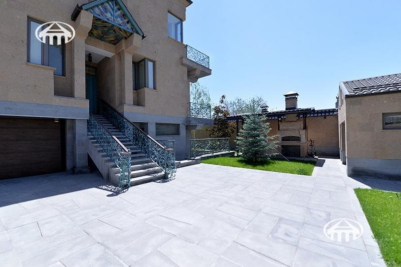 Առանձնատուն · 9 սեն. · 505 մ² · Արաբկիր