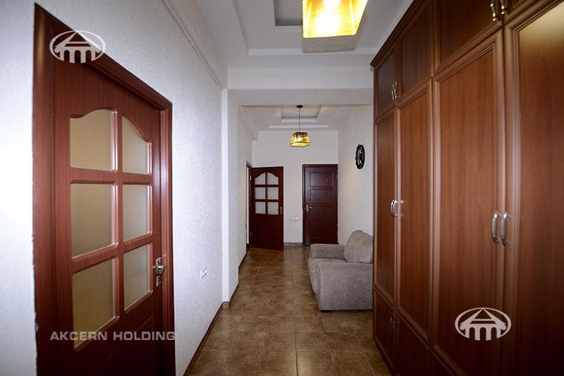 Apartment · 3 rooms · 90 m² · Kentron