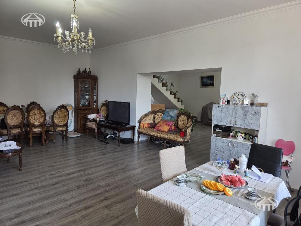 Особняк · 7 комн. · 334 м² · Арабкир