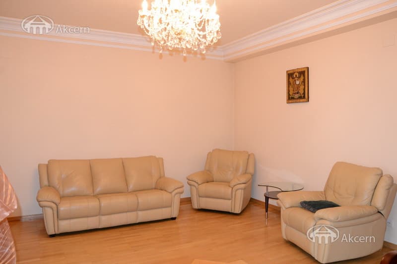 House · 6 rooms · 250 m² · Arabkir