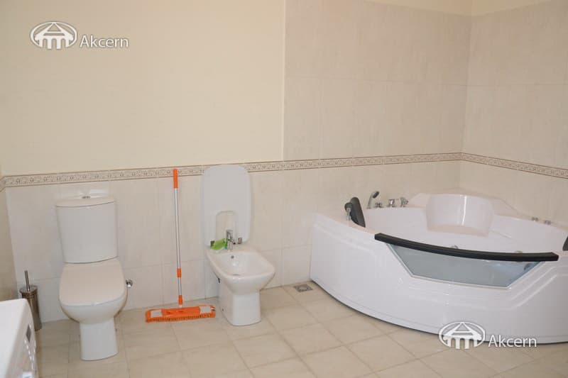 Առանձնատուն · 8 սեն. · 898 մ² · Արաբկիր