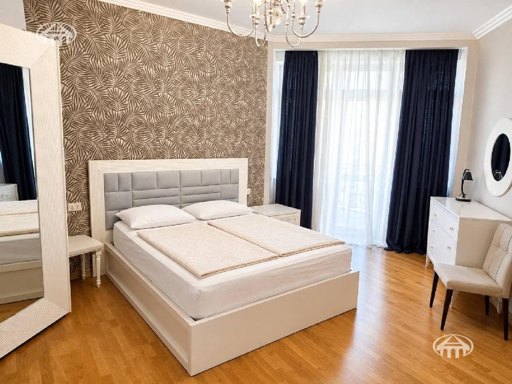 Квартира · 3 комн. · 128 м² · Кентрон